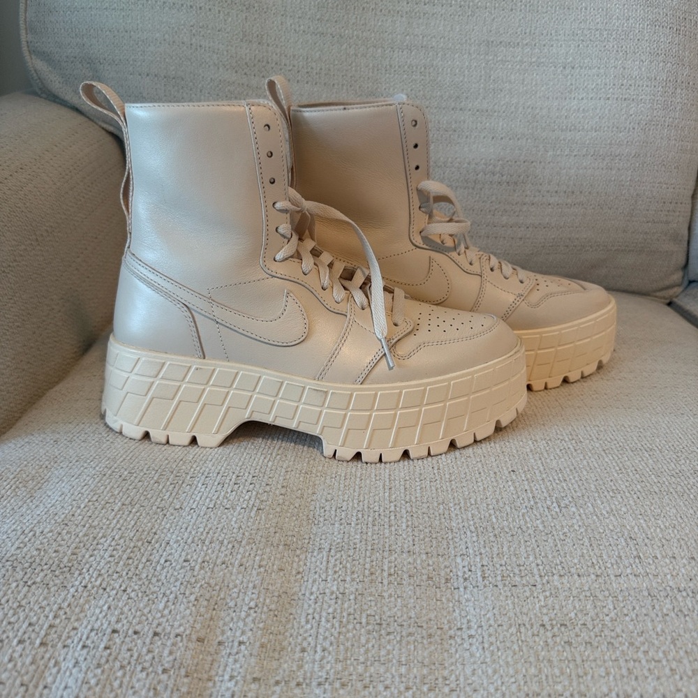 Nike Women's Beige Platform Sneakers No box